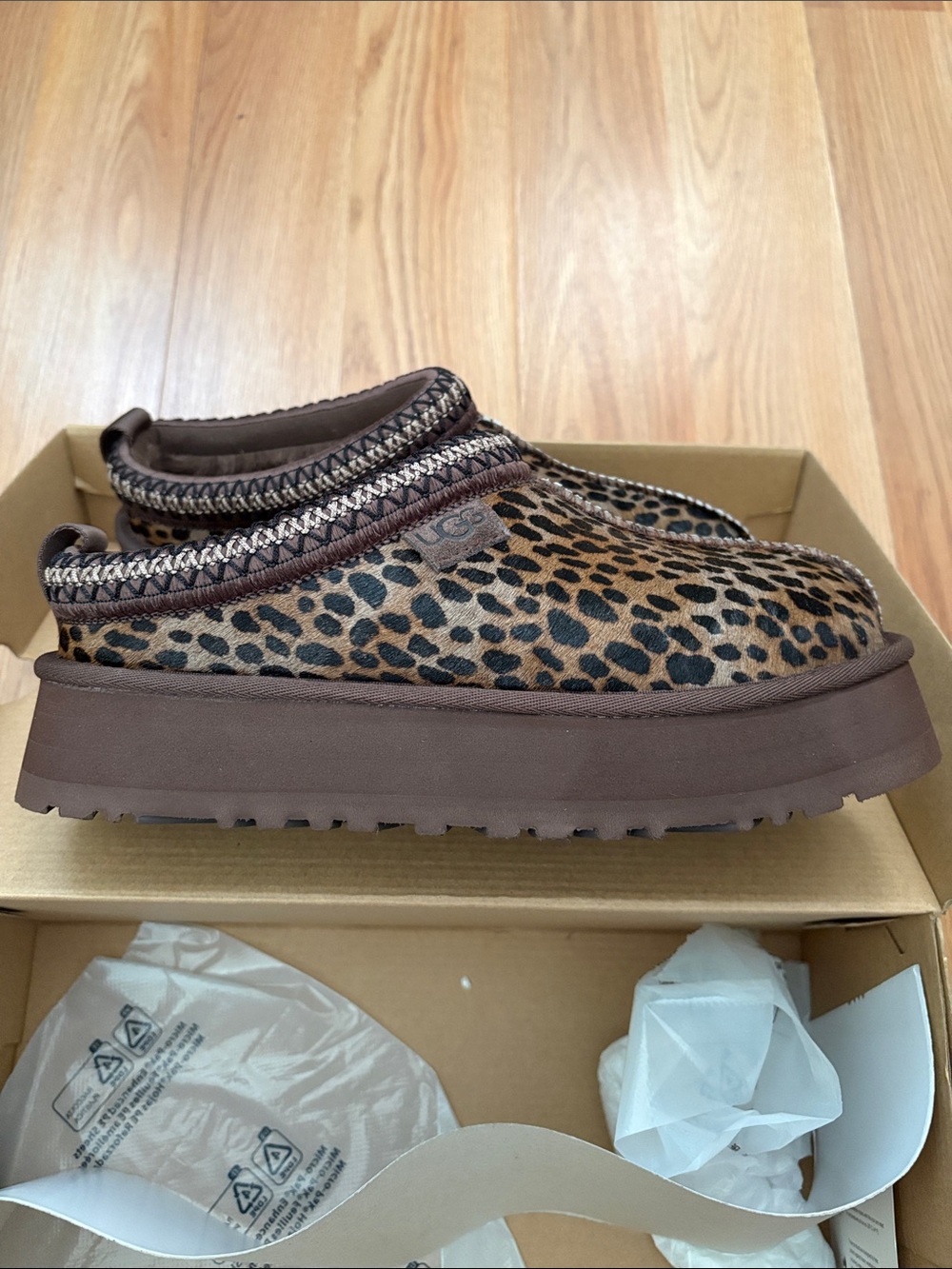 UGG Tazz Caspian Slippers - Picture 3 of 7